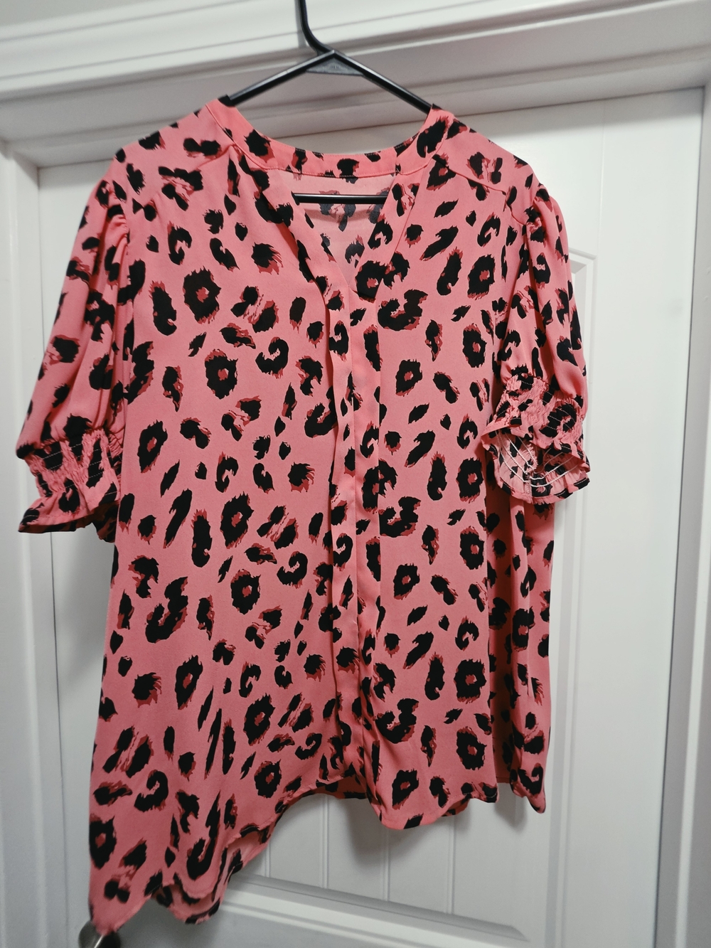 Boutique 9 Pink and Black Leopard Print Puff Sleeve Blouse